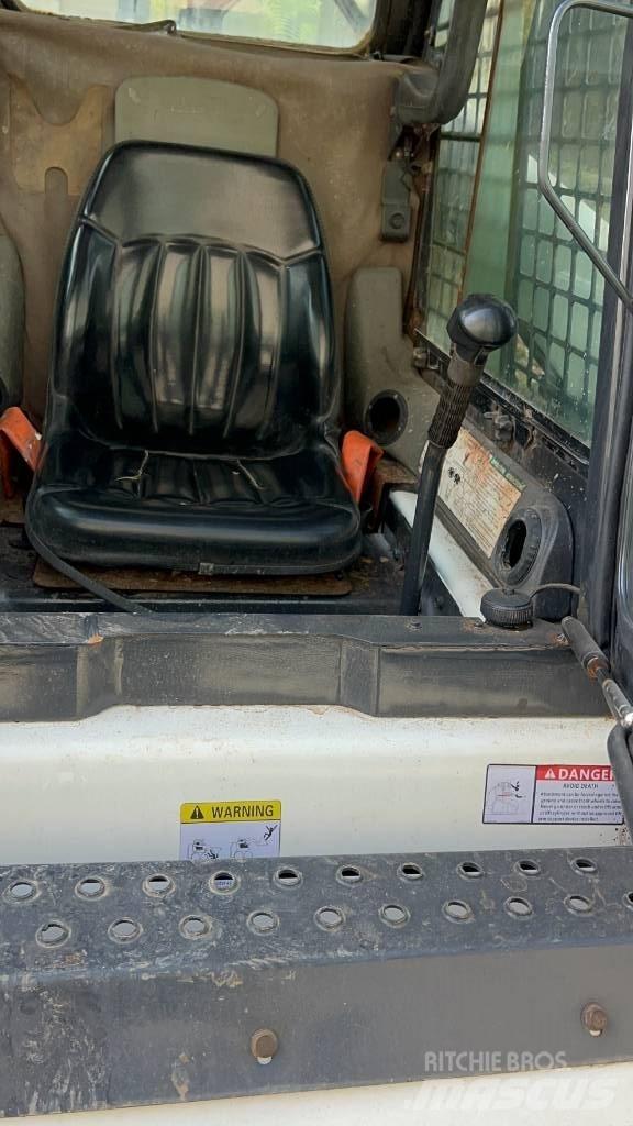 Bobcat S 130 Mini pale