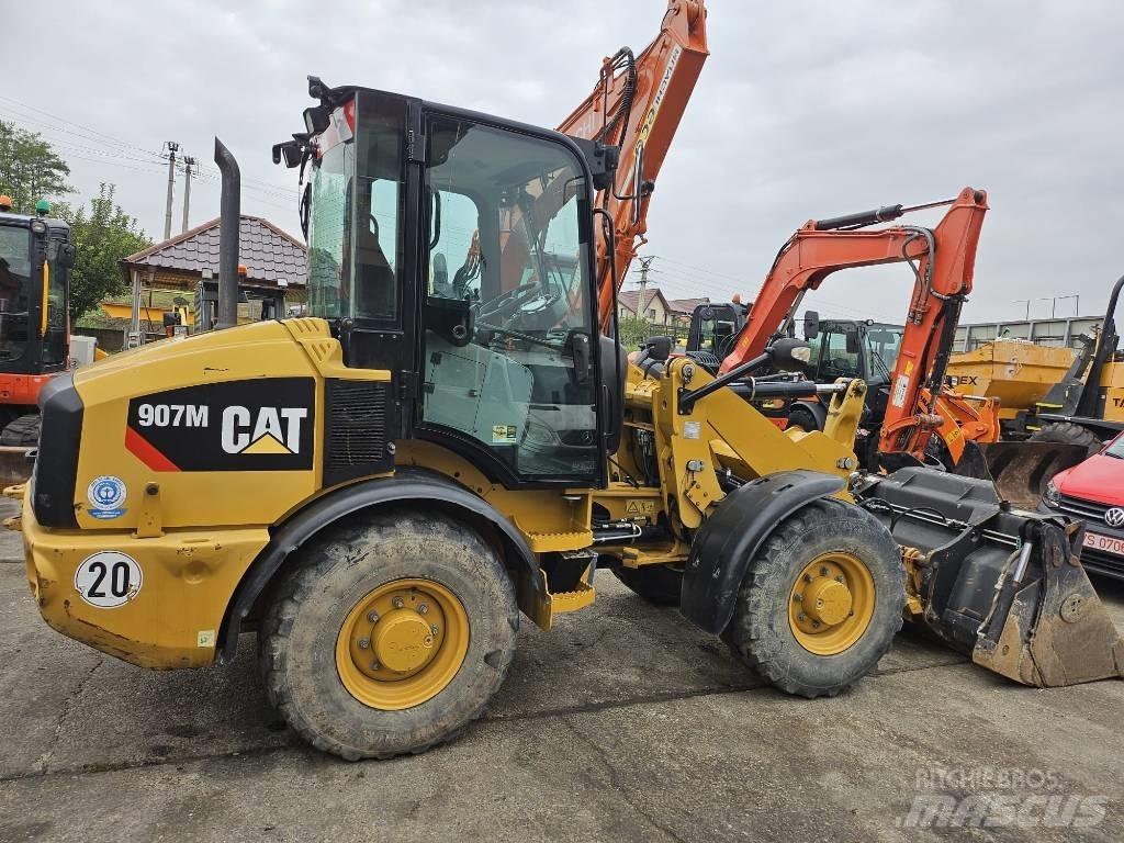 CAT 907M Pale gommate