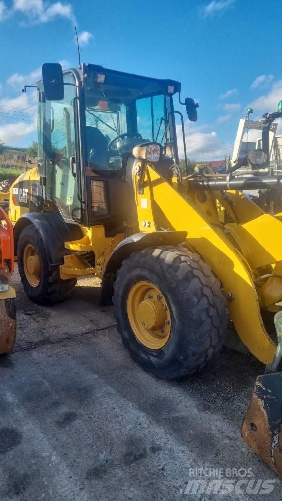 CAT 907M Pale gommate