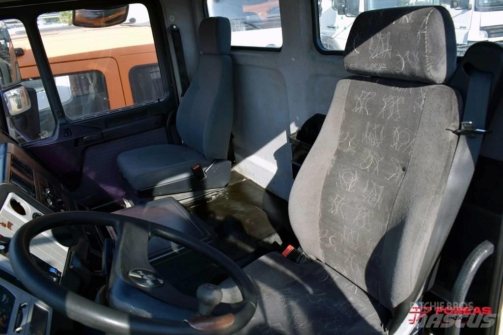 MAN SERIES 4 Cabine e interni