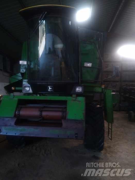 John Deere 1065 Mietitrebbiatrici