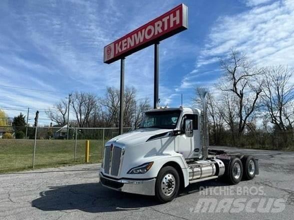 Kenworth T680 Motrici e Trattori Stradali