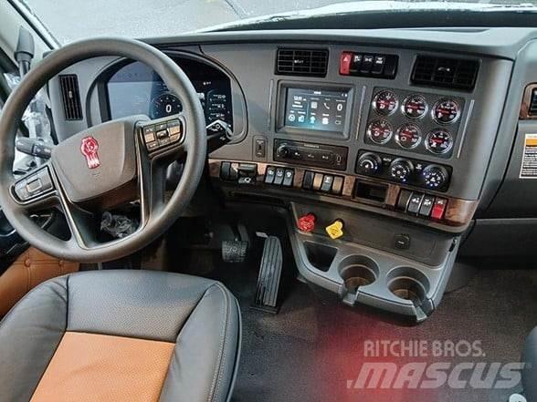 Kenworth T680 Motrici e Trattori Stradali