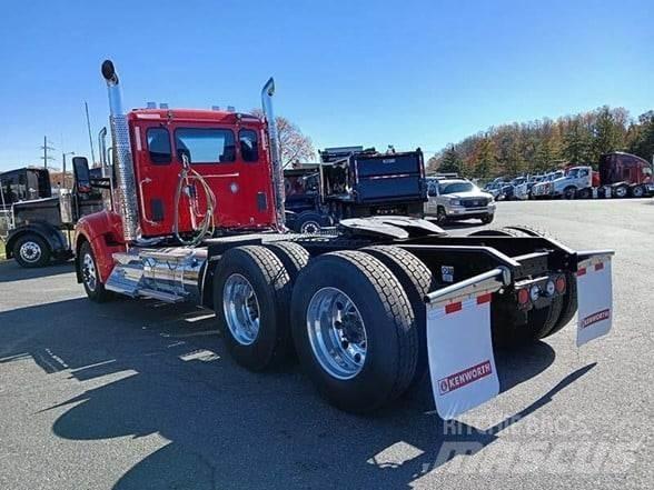 Kenworth W990 Motrici e Trattori Stradali