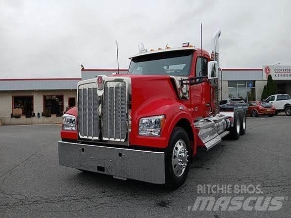 Kenworth W990 Motrici e Trattori Stradali