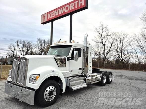 Kenworth W990 Motrici e Trattori Stradali