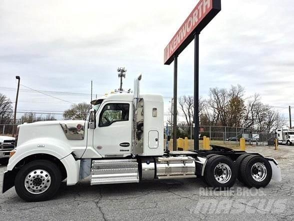 Kenworth W990 Motrici e Trattori Stradali