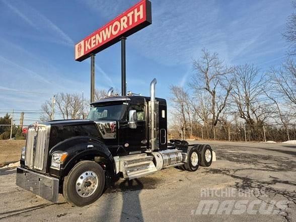 Kenworth W990 Motrici e Trattori Stradali