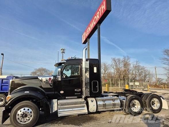 Kenworth W990 Motrici e Trattori Stradali