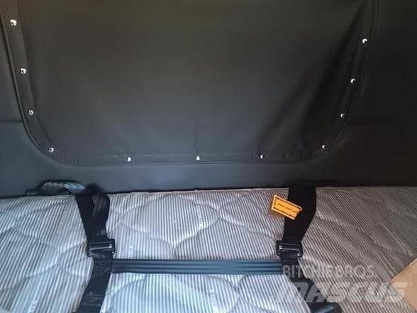 Kenworth W990 Motrici e Trattori Stradali