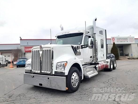 Kenworth W990 Motrici e Trattori Stradali