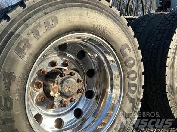 Mack CL733 Motrici e Trattori Stradali