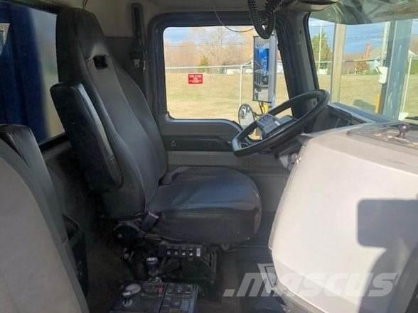 Mack GRANITE 64BR Camion ribaltabili