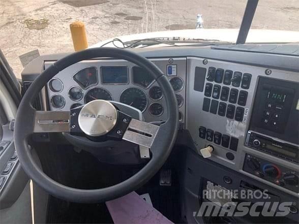 Mack GRANITE GU713 Camion dei rifiuti
