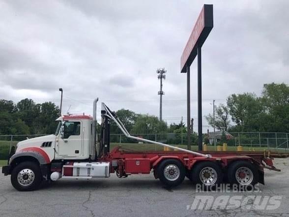 Mack GRANITE GU713 Camion dei rifiuti
