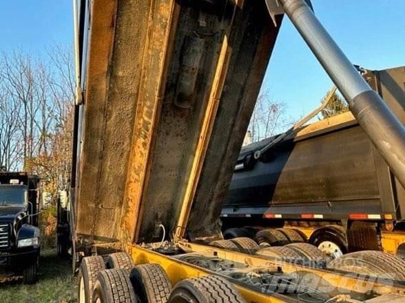 Mack GRANITE GU713 Camion ribaltabili