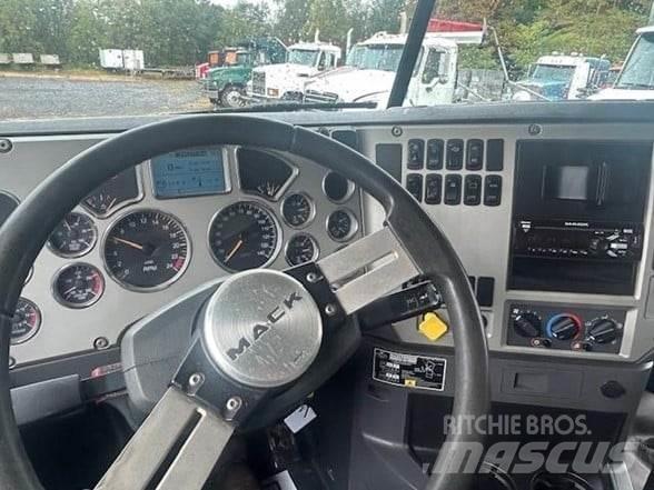 Mack GRANITE GU713 Camion ribaltabili