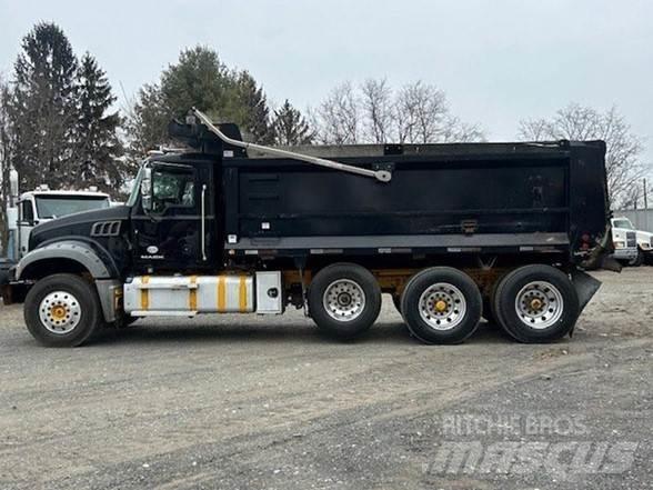 Mack GRANITE GU713 Camion ribaltabili