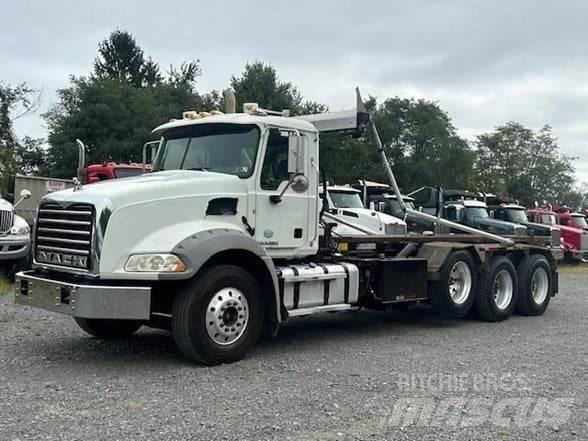 Mack GRANITE GU813 Camion dei rifiuti