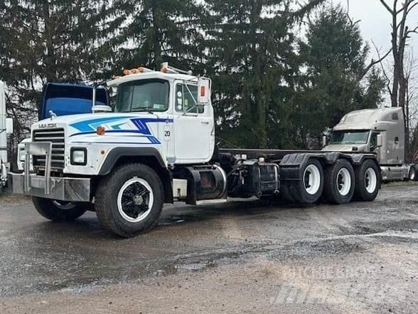 Mack RD690 Camion dei rifiuti