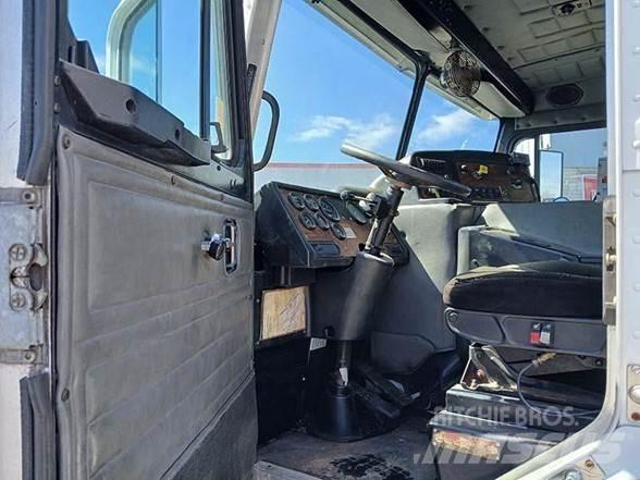 Peterbilt 320 Camion dei rifiuti