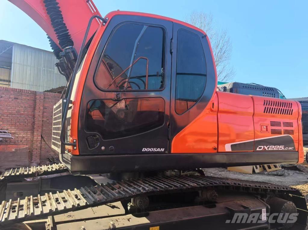 Doosan DX 225 LC-9c Escavatori cingolati