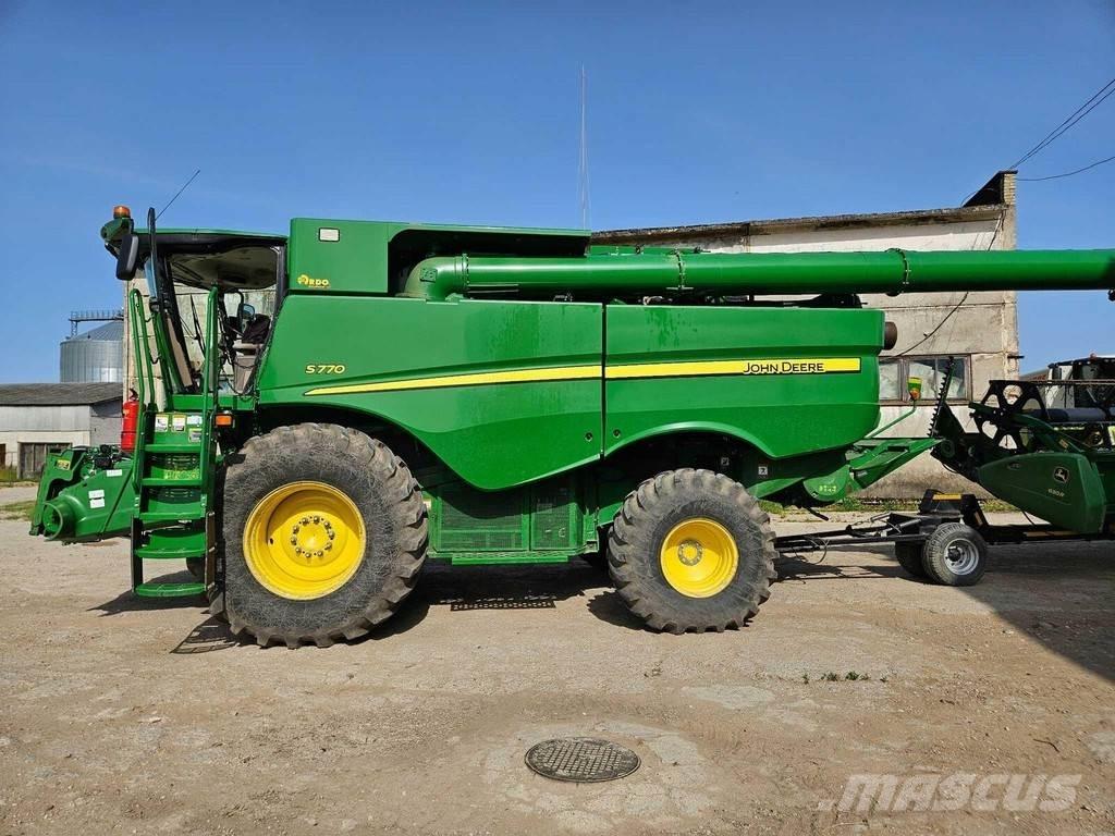 John Deere S770 Mietitrebbiatrici