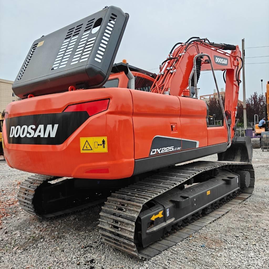 Doosan DX225LC-9C Escavatori cingolati