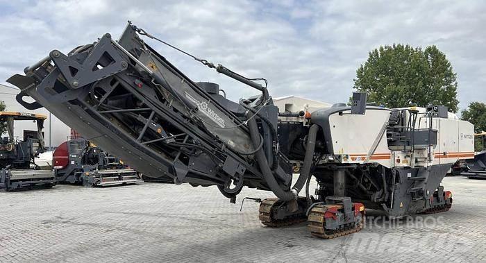 Wirtgen W 220 Fresa a freddo per asfalto