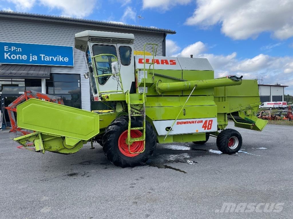 CLAAS Dominator 48 Mietitrebbiatrici
