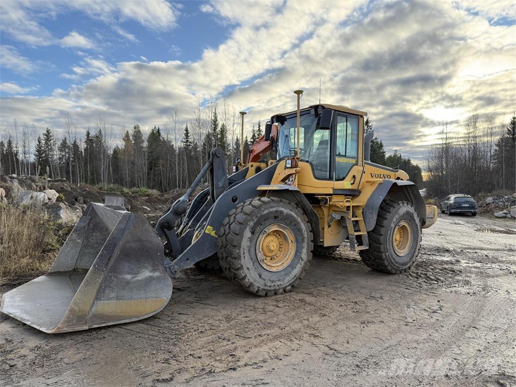 Volvo L120F Pale gommate
