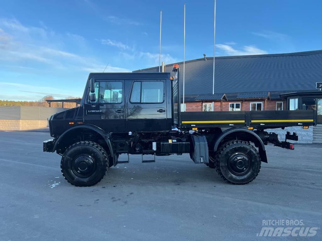 Mercedes-Benz Unimog Camion con sponde ribaltabili