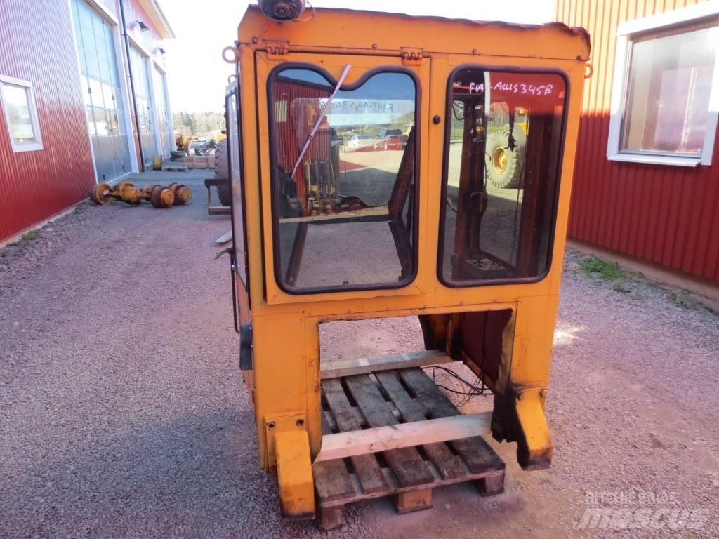 Fiat-Allis 345B Cabine e interni