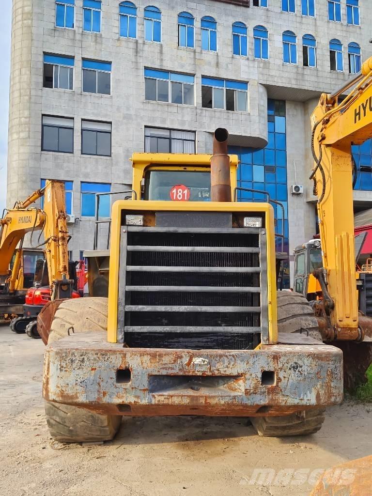 Komatsu WA 500 Pale gommate
