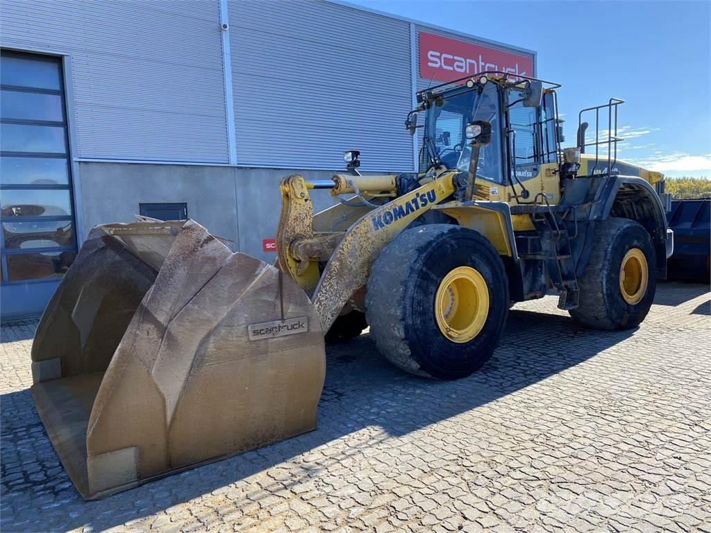 Komatsu WA470-7 Pale gommate