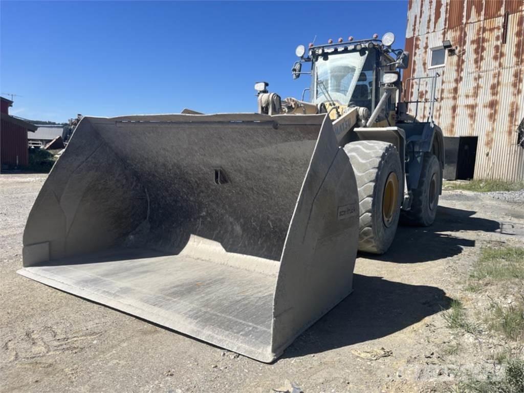 Komatsu WA470-7 Pale gommate