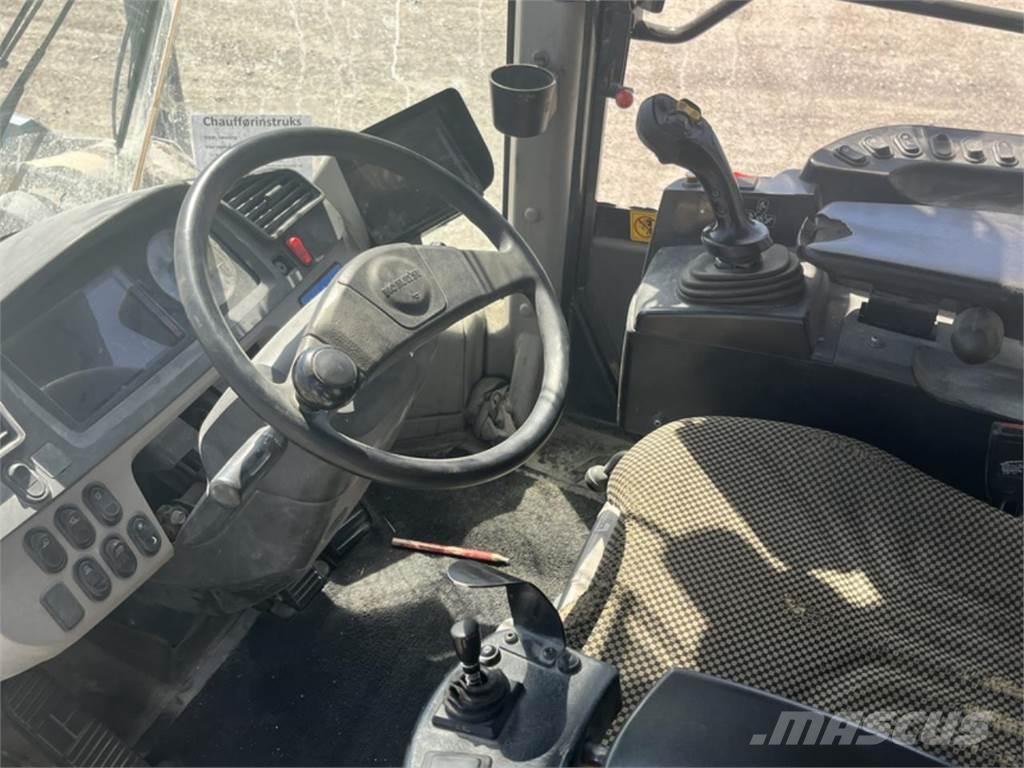 Komatsu WA470-7 Pale gommate