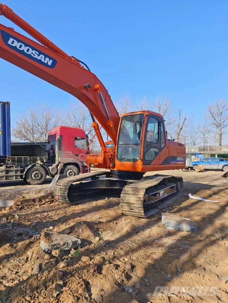 Doosan DH225LC-7 Escavatori cingolati