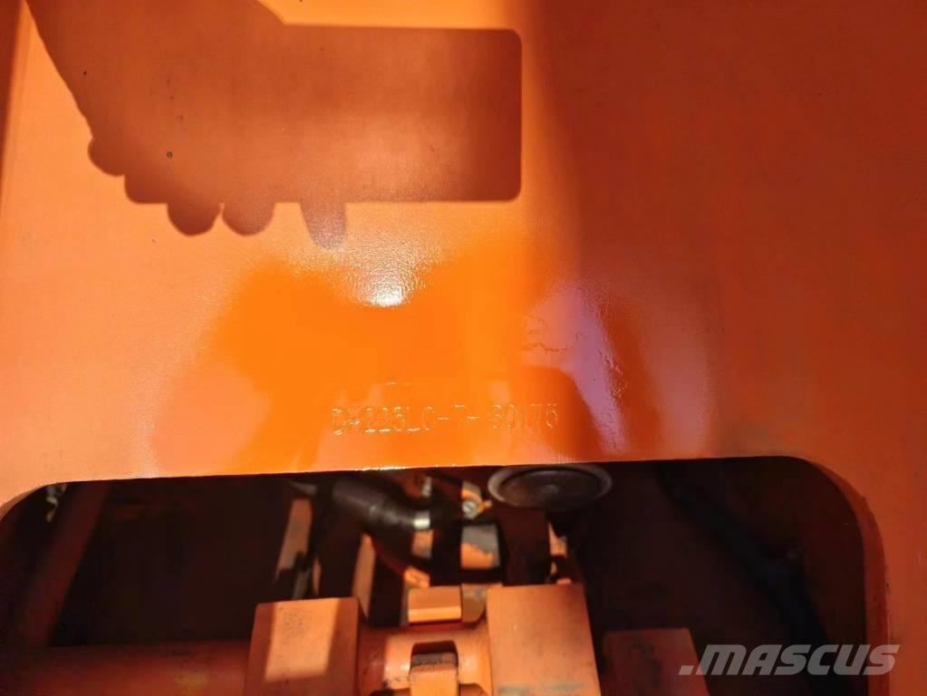 Doosan DH225LC-7 Escavatori cingolati