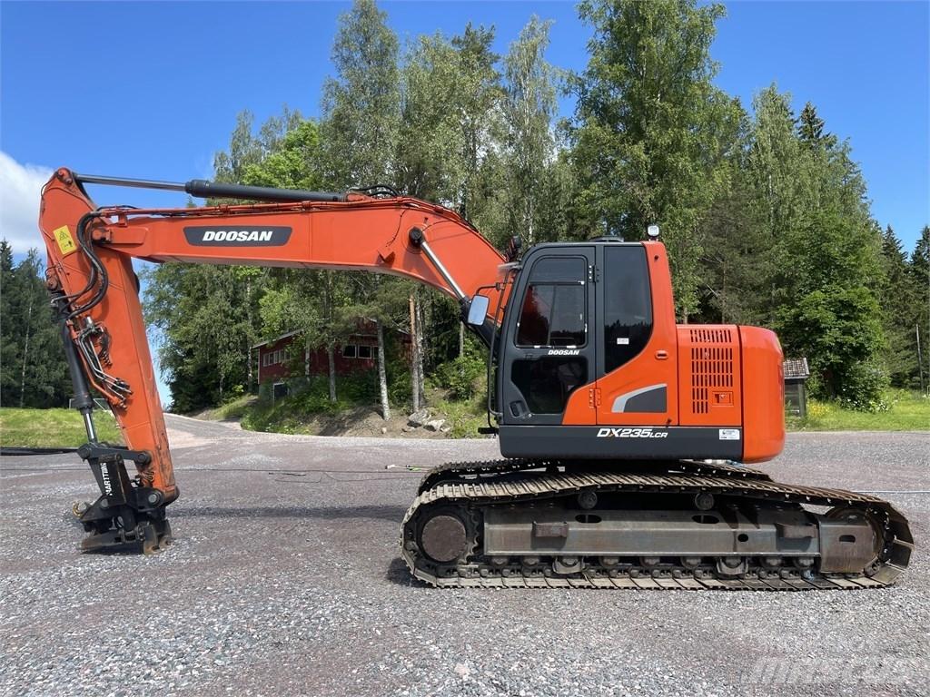 Doosan DX 235 LCR Escavatori cingolati