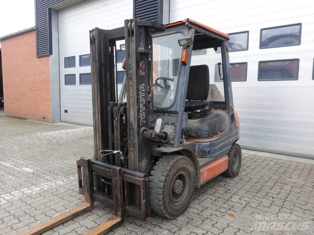 Toyota 02-6 FDF 25 Carrelli elevatori diesel