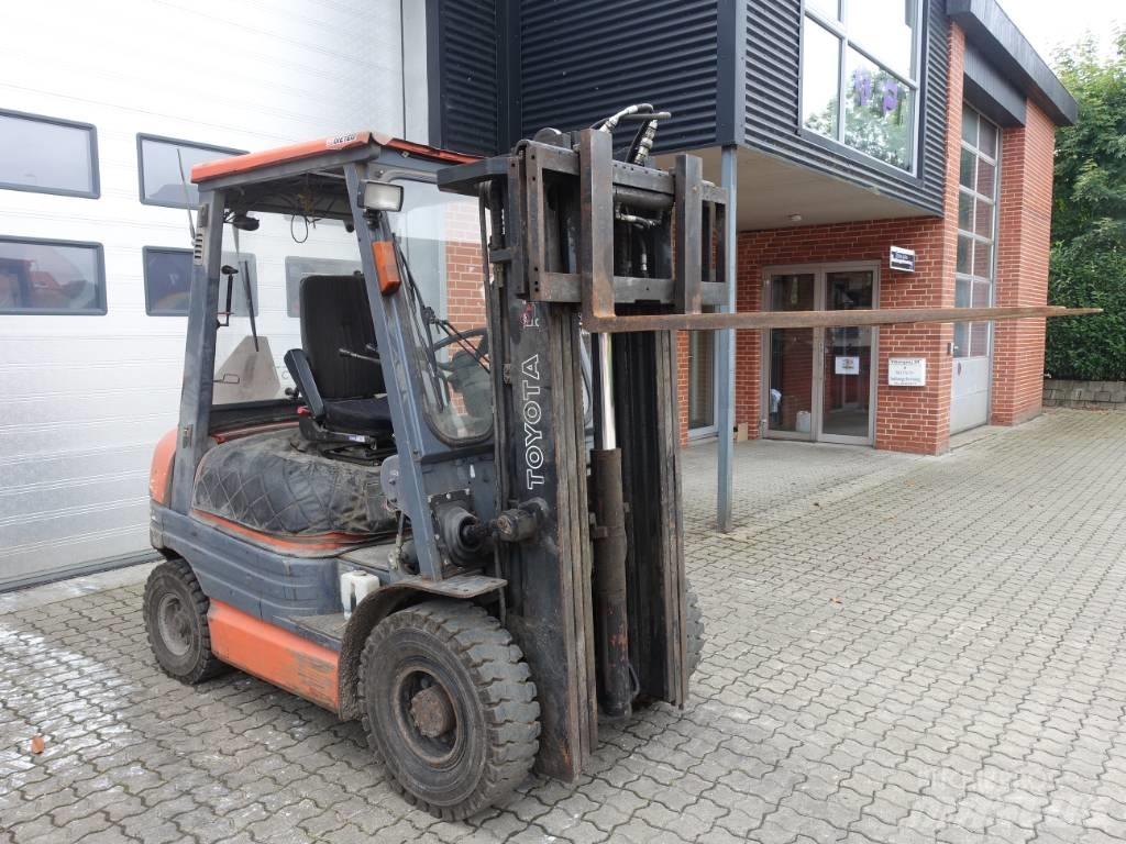 Toyota 02-6 FDF 25 Carrelli elevatori diesel
