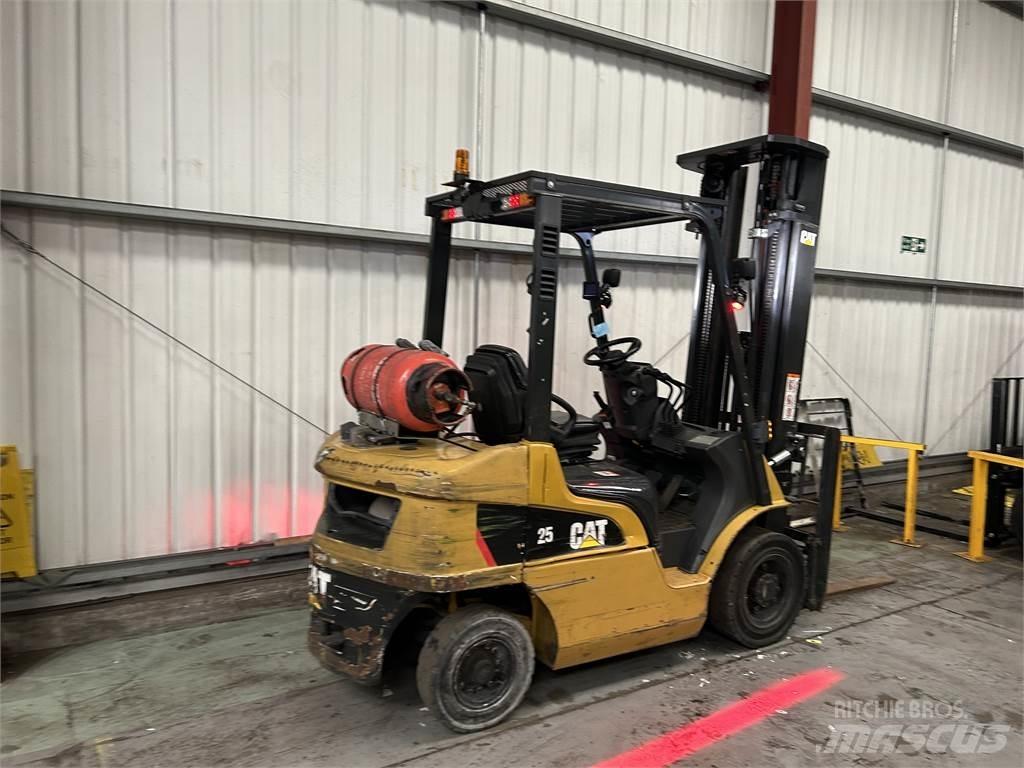 CAT GP25NT Carrelli elevatori GPL