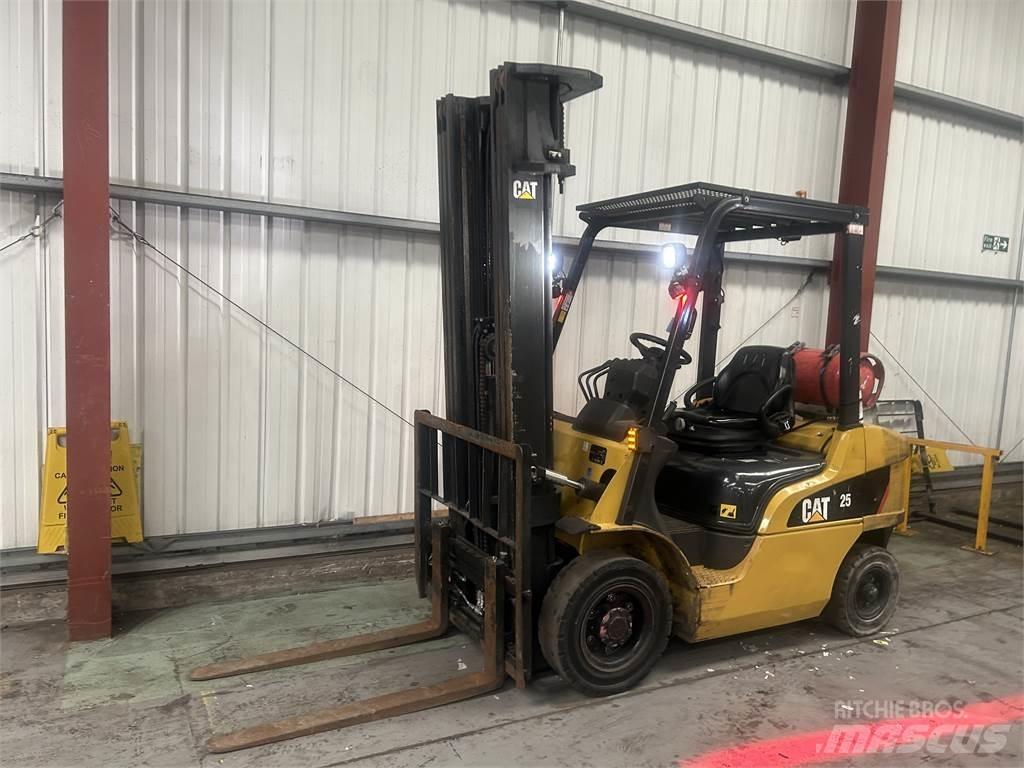 CAT GP25NT Carrelli elevatori GPL