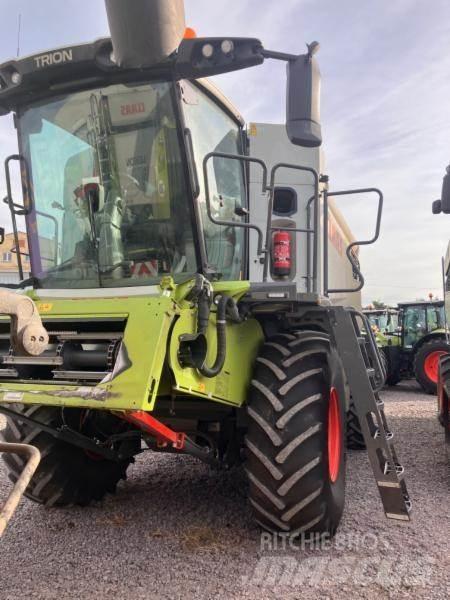 CLAAS TRION 530 Mietitrebbiatrici