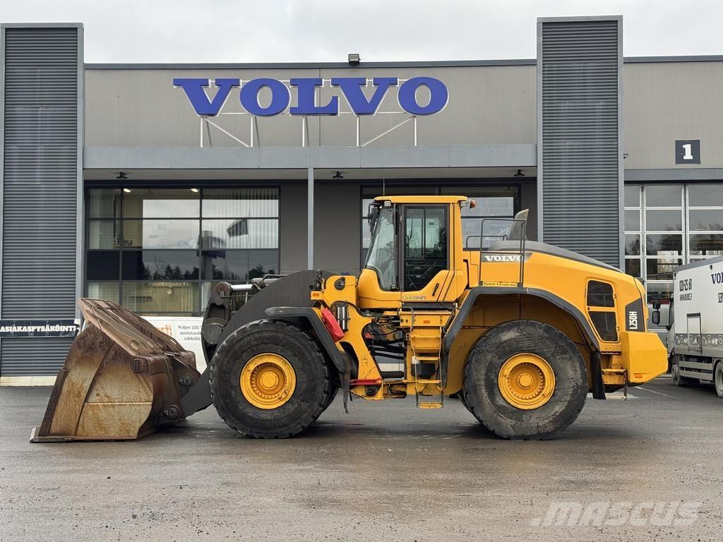Volvo L250H Pale gommate