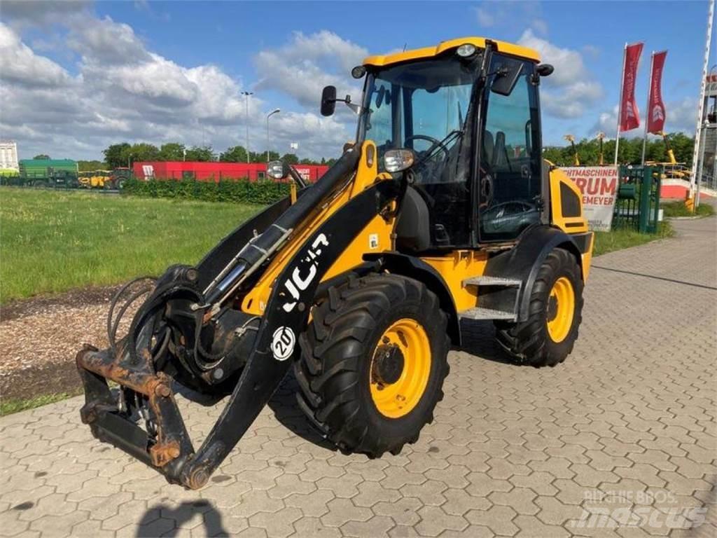 JCB 409 Pale gommate