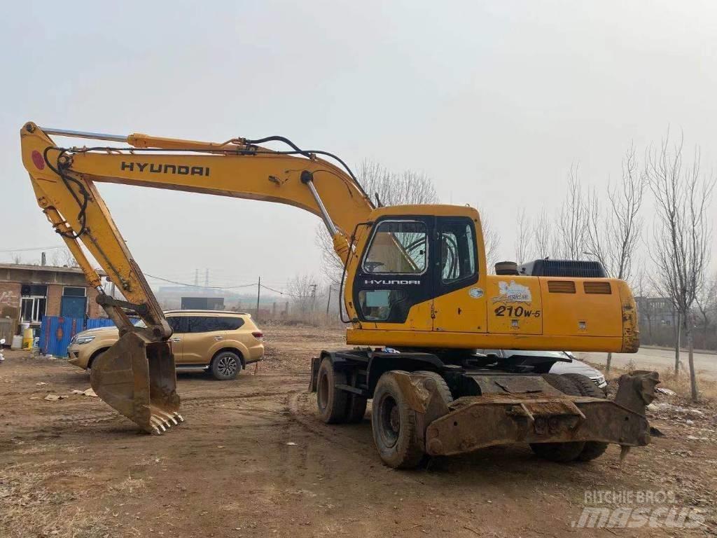 Hyundai R210WD Escavatori gommati