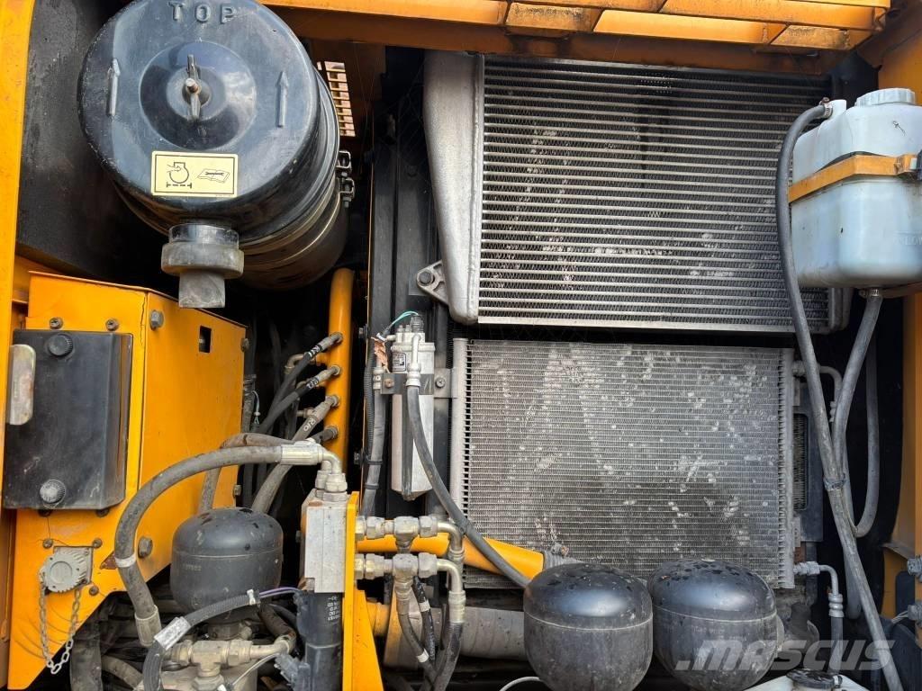 Hyundai 140W-7A Escavatori gommati