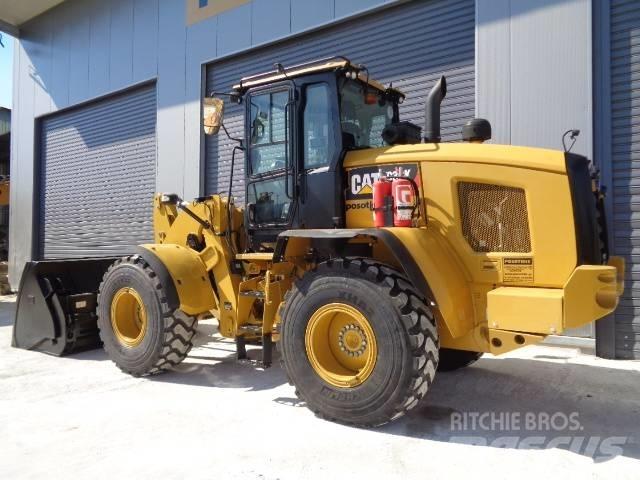 CAT 930 K Pale gommate